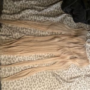 24 inch platinum halo hair extensions. Never worn like brand new!